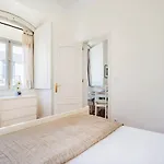 Baixa-chiado Getaway Apartment Lisbon